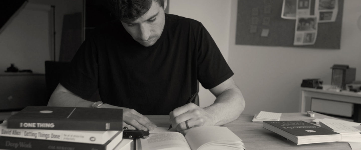 Background image story